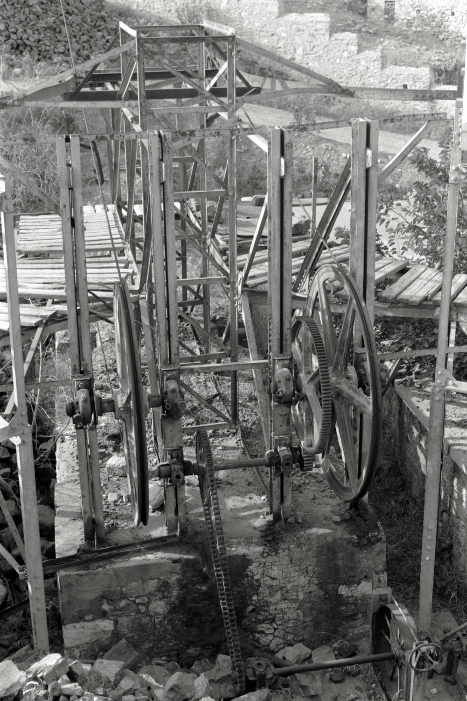 AHP F1991 09 006 sc250507 img22 NLP